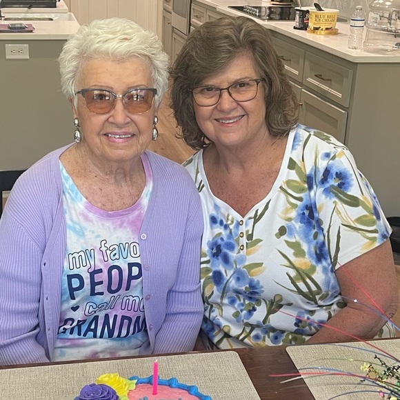 Meet your Posher, Kathy - Picture 2 of 16